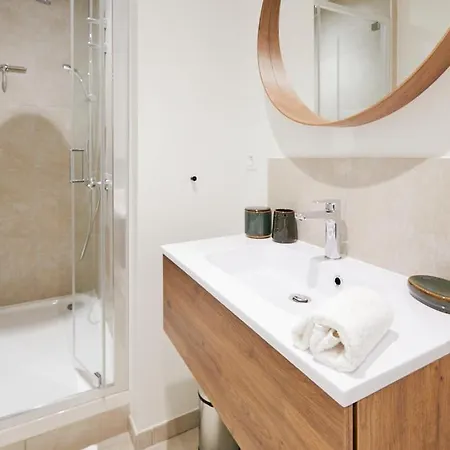 Hotel apartamentowy Maison Martouret - Colodge Andrezieux-Boutheon